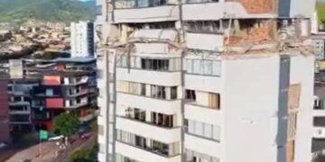 Colapso de un gigante: el adiós definitivo al emblemático Edificio Invico de Pereira
