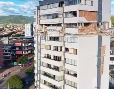 Colapso de un gigante: el adiós definitivo al emblemático Edificio Invico de Pereira