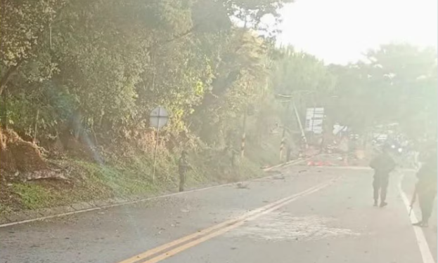 Atentado terrorista con carro bomba en el peaje El Bordo deja tres civiles heridos y obliga al cierre de la vía Panamericana
