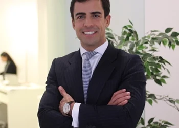 El penalista Juan Gonzalo Ospina asume como nuevo embajador de Colombia en Bélgica y ante la Otan